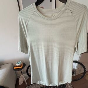 Men’s lululemon license to train shirt